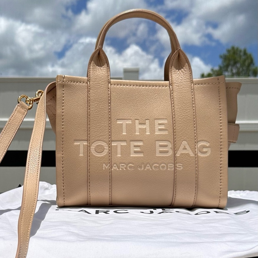 Marc Jacobs The Leather Small Tote bag - Picture 12 of 16